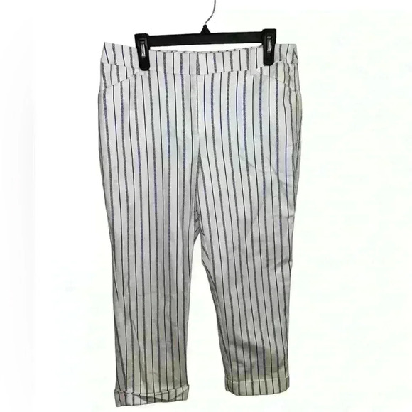 Chicos Cropped Pants Size 34 So Slimming Striped Flat Front White 1.5 Crop - Picture 2 of 6
